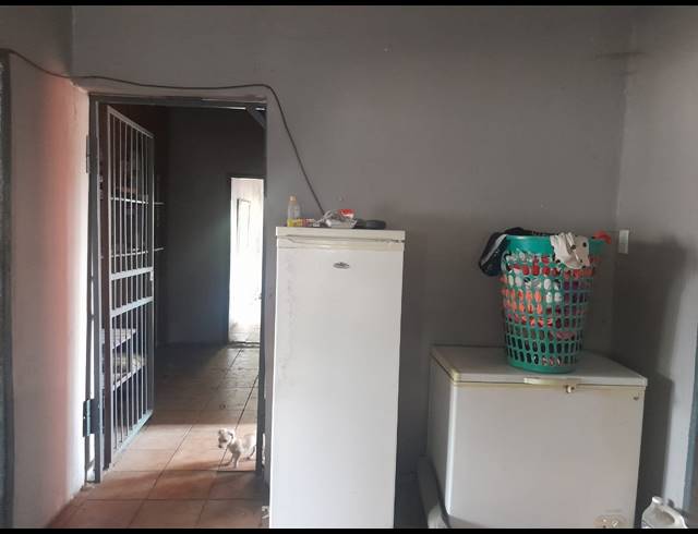 3 BEDROOM HOUSE FOR SALE IN OOS EINDE